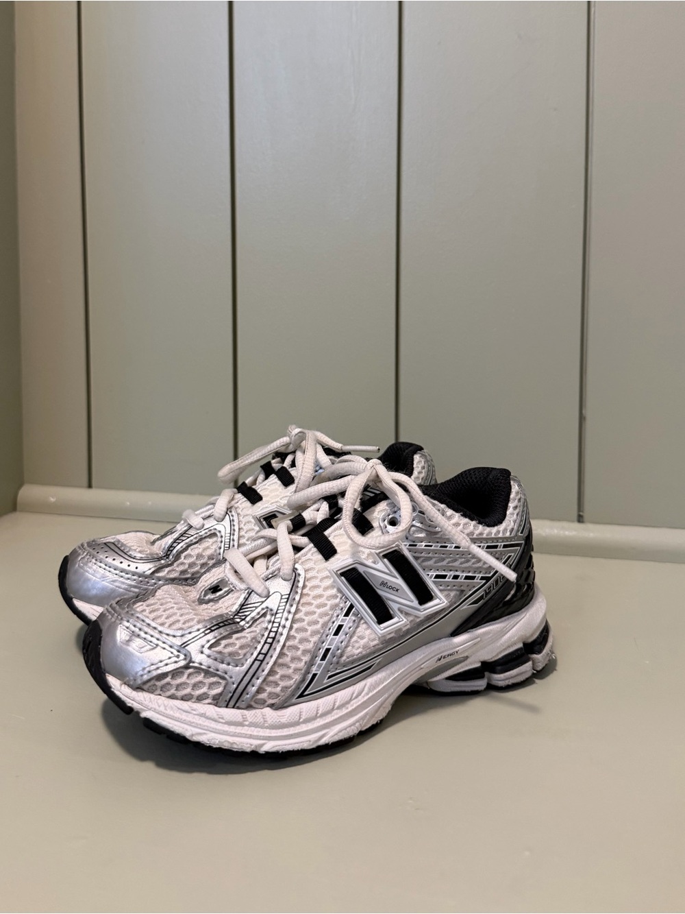 New Balance 1906r Kids Silver & Black Sneakers
